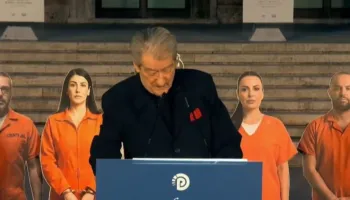 “Qëndruan si luanë ndaj torturave”, Berisha reagon pas vendimit të gjykatës për të lënë në qeli 5 protestues