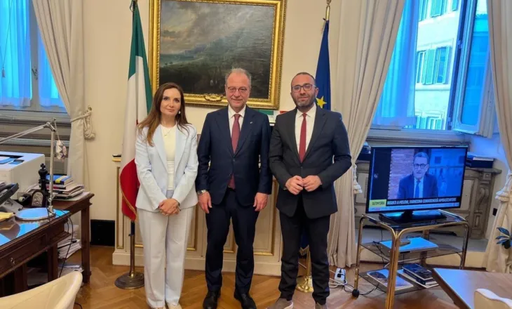 “Qeveria ka braktisur reformat”, Bardhi dhe Tabaku takohen me zv.Kryetarin e Dhomës së Deputetëve në Itali