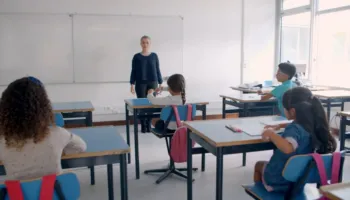 Qeveria mbështet programin ‘Pas Shkollor’, Kumbaro: Dyfishohet pagesa e shpërblimit dhe zgjerohet lista e mësuesve