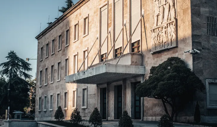 Qeveria miraton ndryshime për stadiumin “Selman Stërmasi” dhe indeksimin e pensioneve