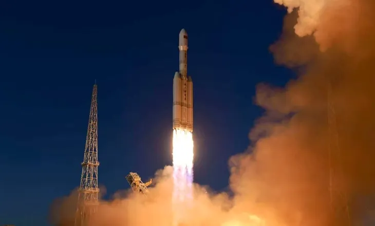 “Qingzhou”, hapi i ri i Kinës në hapësirë, anija e mallrave që synon furnizimin e stacionit orbital