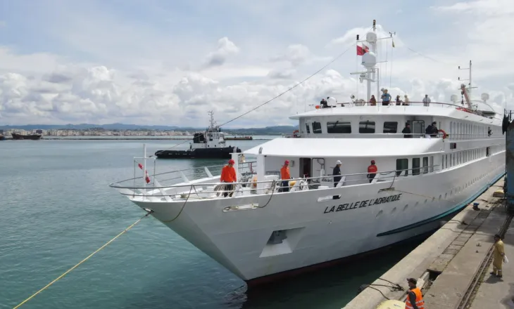 Rama: Dy kroçiera me 150 turistë në bord ankorohen në Durrës, rritet interesi për Shqipërinë