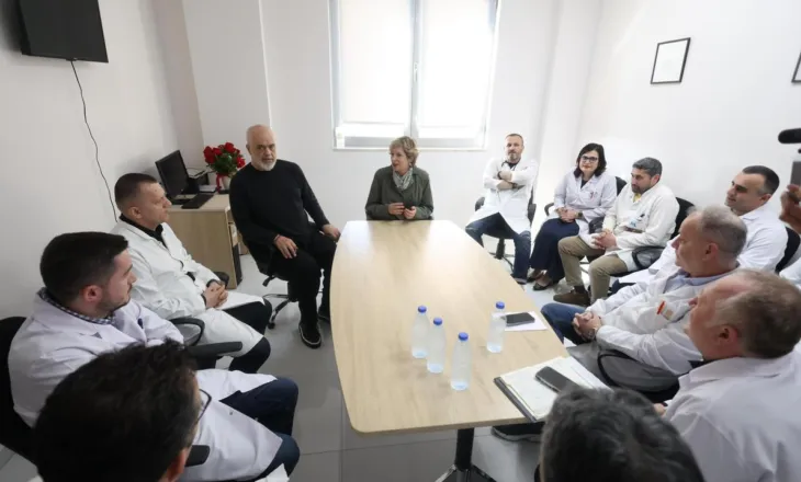 Rama në Spitalin Rajonal të Lezhës: Do të rrisim pagat dhe do të përmirësojmë kushtet për mjekët