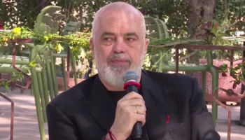 Rama publikon pamje nga punimet në rrugën Fier–Fratar: Investim kyç për zhvillimin e zonës