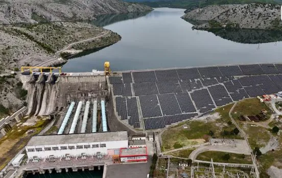 Reuters: Lumi Drin shpëton Shqipërinë nga kriza globale