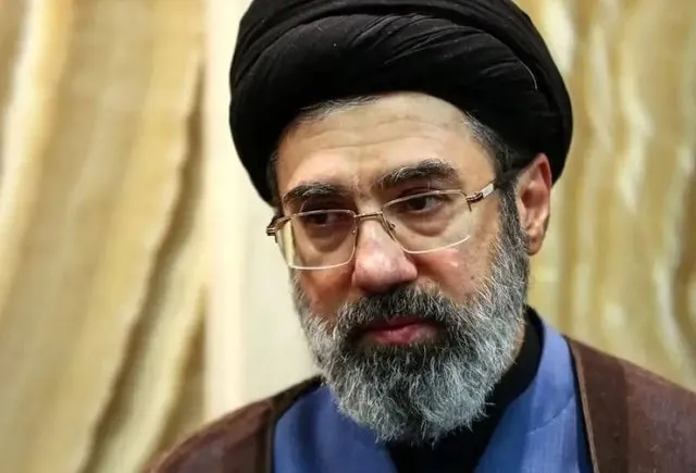 “Rishfaqet” lideri suprem i Iranit, mesazhi i Mojtaba Khameneit: Dronët tanë i godasin amerikanët si rrufeja