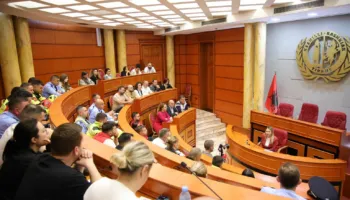 Ristani mbledh strukturat, njofton aksionin për sigurinë ndaj zjarrit: Kontrolle për të gjitha objektet me leje nga Bashkia e Tiranës