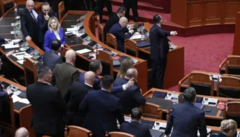 Rrëzohen ankimimet në Kuvend, byroja lë në fuqi përjashtimet për Flamur Nokën dhe Elda Hotin