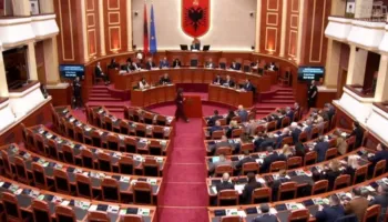 Rriten shpenzimet për “përfaqësuesit e popullit”, mbi 7 mln euro për paga dhe shpërblime për deputetët në 2025