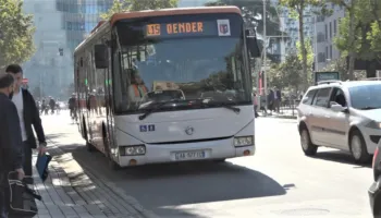Rritja e çmimit të naftës, shoqatat e transportit publik paralajmërojnë ndërprerjen e shërbimit