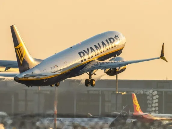 Ryanair mbyll bazën në Berlin, shkak rritja e tarifave
