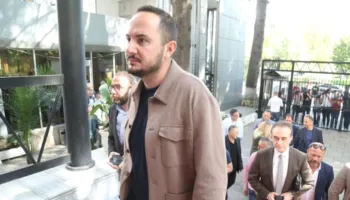 Salianji depoziton kandidaturën për kreun e PD, zbulon platformën: Berishës do t’i njihen meritat, por koha e tij ka mbaruar