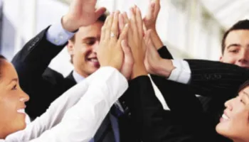 Sekreti i njerëzve të suksesshëm: Si flasin në punë dhe pse kjo ka rëndësi