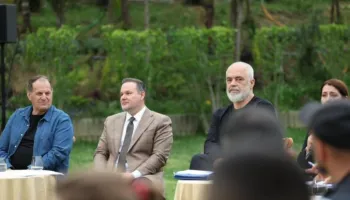 Sektori i shërbimeve/ Rama, mesazh investitorëve: Nëse vendosni çmimet e larta, bëheni varrmihësit e investimit tuaj