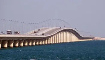 SHBA-Izrael intensifikojnë sulmet ndaj Iranit, Teherani hakmerret me goditje në të gjithë rajonin