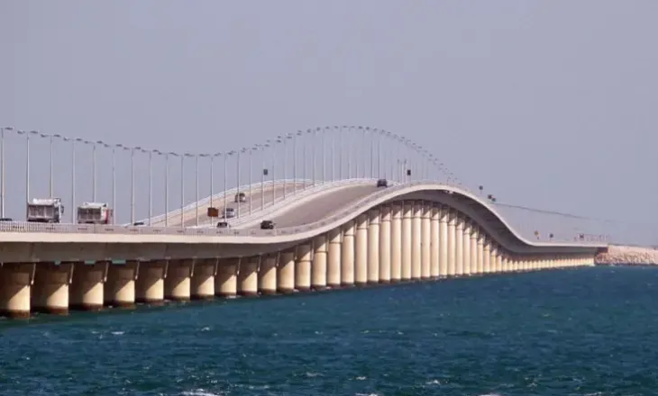 SHBA-Izrael intensifikojnë sulmet ndaj Iranit, Teherani hakmerret me goditje në të gjithë rajonin