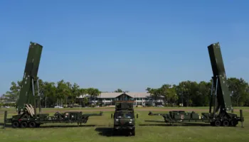 SHBA-të shqyrtojnë mundësinë e vendosjes së raketës hipersonike ‘Dark Eagle’ kundër Iranit për herë të parë