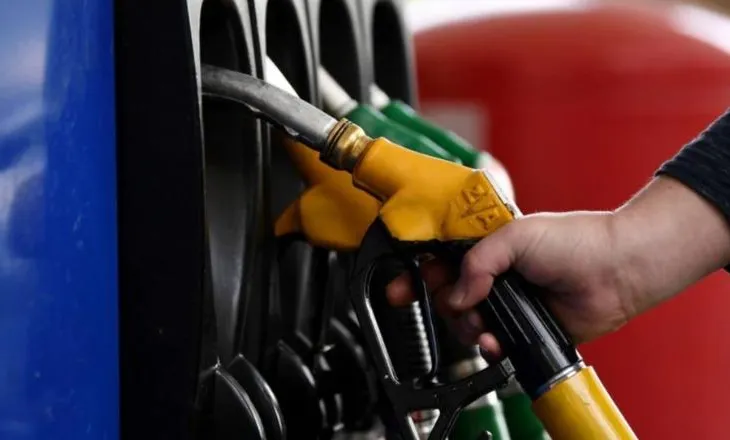 SHIFRAT / Nafta bie me 16,5% në bursa, në Shqipëri me vetëm 1,8%