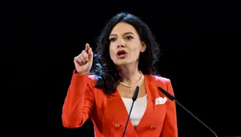 ‘Shpërthen’ Spiropali: PS po zëvendësohet nga një strukturë fosile ku bëhen emërime okulte!