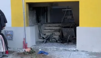 Shpërthim në Memaliaj, autorët djegin makinën dhe ikin në këmbë