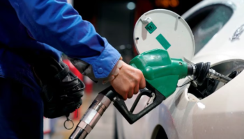 Shpresë për dialog, bie çmimi i naftës