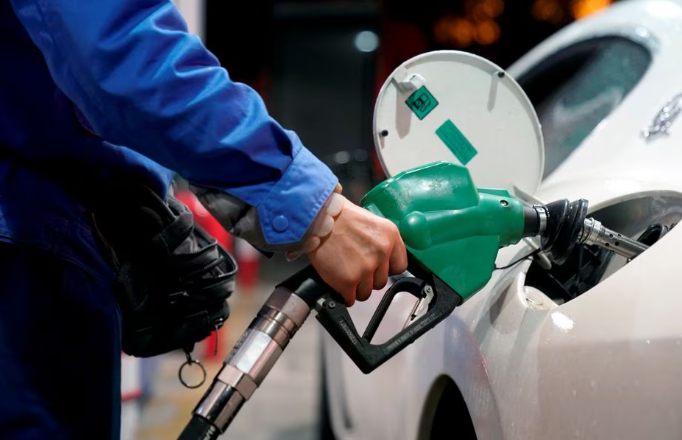 Shpresë për dialog, bie çmimi i naftës