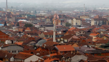 Shqipja në rrezik? UGSH ngre alarmin për shkeljet në RMV, mbështet protestën e studentëve