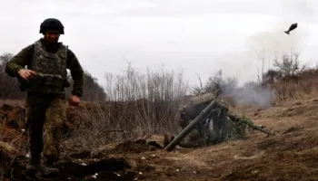 Skandal në Ukrainë! Ushtarë të kequshqyer në front, gruaja e njërit prej tyre nxjerr fotot, shkarkohet një komandant i lartë