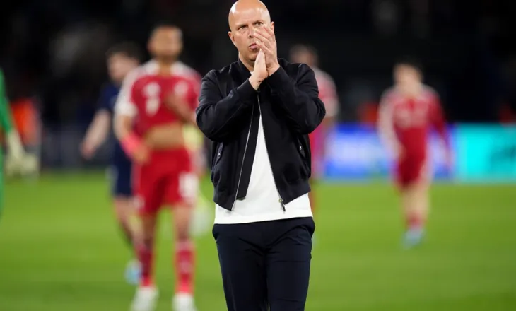 Slot: Ndjej mbështetje nga klubi dhe tifozët, jemi ende në lojë në Champions dhe kemi objektiva në kampionat