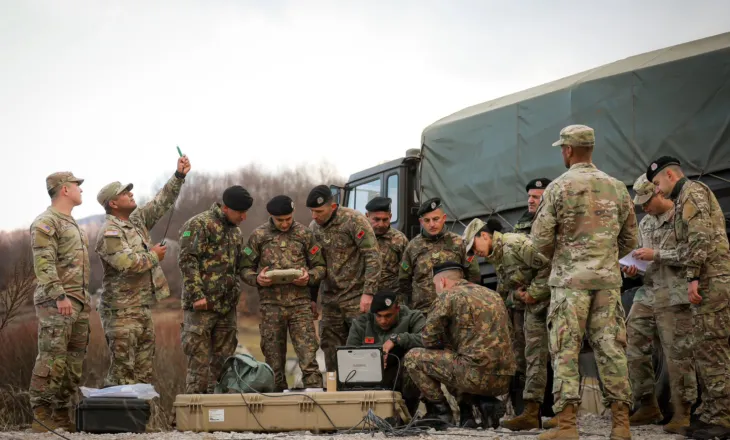 Stërvitje e përbashkët ushtarake Shqipëri-SHBA me dronë “Puma” në Bizë
