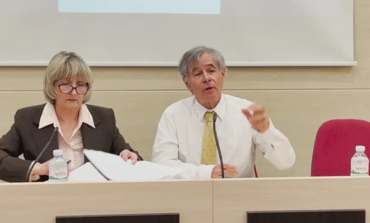 Studiuesi francez për Kadarenë: Mbrojtja nga Enver Hoxha i kushtoi humbjen e Nobelit