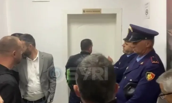 Syri Tv/ Dështon mbedhja e Këshillit Bashkiak Bulqizë, banorët e fshatit Gjoricë kundër paneleve fotovoltaike