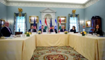 Takimi i parë i dy qeverive në më shumë se 30 vite, nisin negociatat për paqe mes Izraelit dhe Libanit