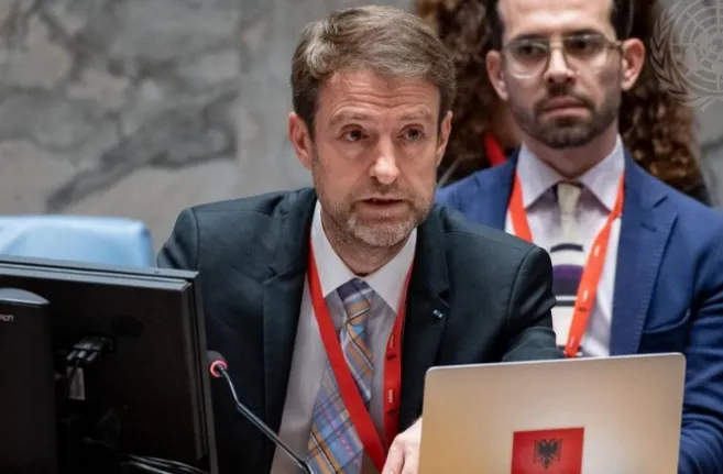 “Të mblidhet Këshilli i Sigurisë!”, Hoxha replikon me opozitën: S’ka vend për shqetësim! Njoftimi i SHBA është për..