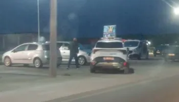 Të shtëna me armë në Laç, shënjestër pronari i një pike karburanti/ Në kërkim babai dhe dy djemtë e tij