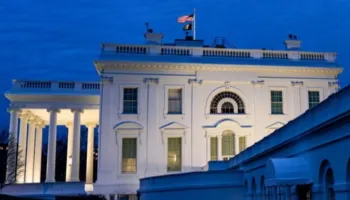 Të shtëna me armë zjarri pranë Shtëpisë së Bardhë, çfarë raporton shërbimi sekret