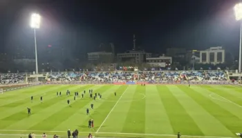 Tensione në stadiumin ‘Fadil Vokrri’ në Prishtinë, policia arreston disa tifozë turq