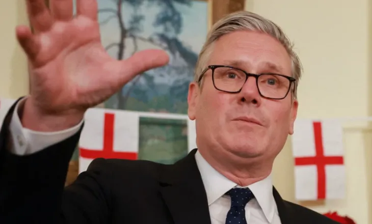 “The Telegraph”: Kriza brenda qeverisë britanike, Starmer nën presion për çështjen Peter Mandelson