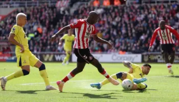 Tottenham mposhtet nga Sunderland dhe rrezikon më shumë se kurrë qëndrimin në PL. Crystal Palace befason në fund Newcastle (video)