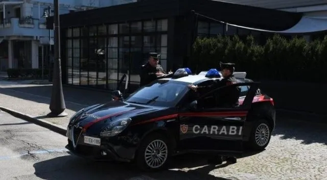 Trafikonte kokainë të fshehur në vazo lulesh e pako çamçakëzi, arrestohet adoleshenti shqiptar në Itali