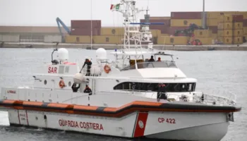 Tragjedi në det, roja bregdetare italiane gjen 19 të vdekur në gomonen me emigrantë