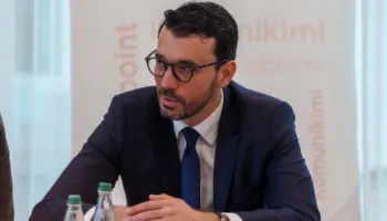 Transporti publik i rikthehet normalitetit, Karakaçi: Qeveria do ta subvencionojë naftën