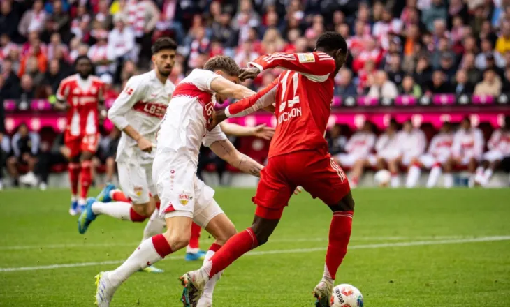 Tre gola për gjashtë minuta, nis festa në “Allianz Arena”. Bayern e mbyll në avantazh pjesën e parë ndaj Stuttgart (video)