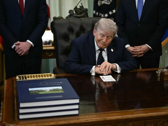 Trump bie në sondazhe, humb mbështetjen e të pavarurve dhe republikanëve që s’kanë lidhje me MAGA-n