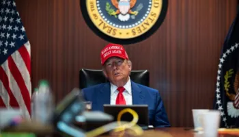 Trump informohet sot për planet e reja ushtarake ndaj Iranit, në tryezë skenarë për sulme dhe bllokadë detare