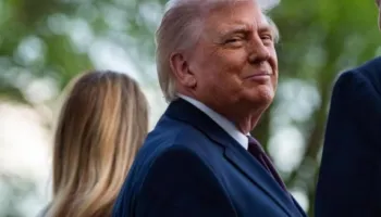 Trump nën rrebeshin e kritikave/ Rënie në sondazhe pas përplasjeve të paprecedenta me Papën