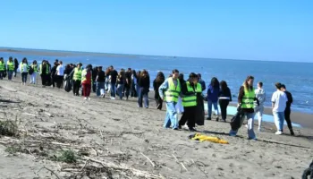 Urdhri i Prefektit të Tiranës/ Nis aksioni i pastrimit të plazheve në prag të sezonit turistik