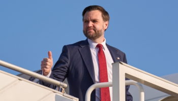 Vance ndërhyn në përplasjet e Trump me Papën: Vatikani të merret me moralin, jo me politikat tona