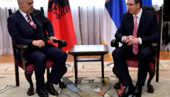 Vasali i Beogradit/ Alastair Campbell: Kur punoja për Edi Ramën, ai më organizoi takimin me Vuçiçin