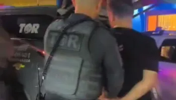 VIDEO / Me pranga në duar, dalin pamjet e arrestimit të Ervin Matës në Brazil